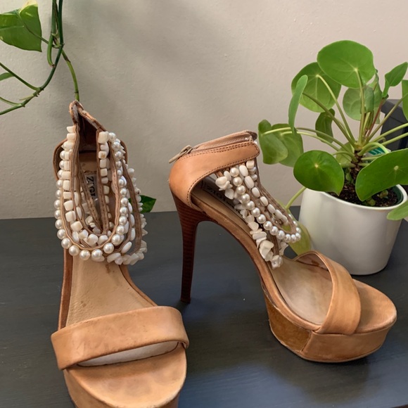 Zigi NY Platform Heels Tan w/ Cream Shells - Picture 3 of 7